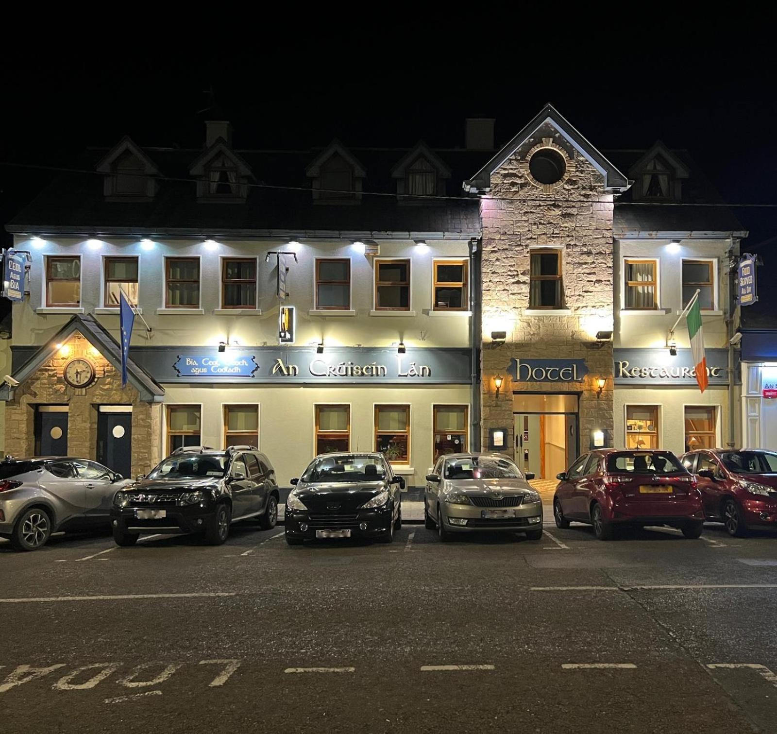 An Cruiscin Lan Hotel Spiddal Exterior photo